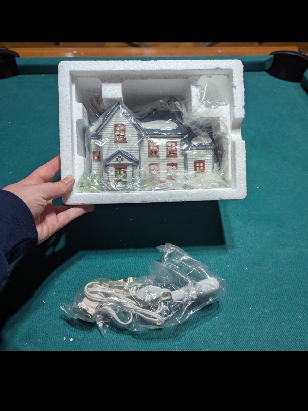 Department 56 - New England Village Series - Pennsylvania Dutch Farmhouse